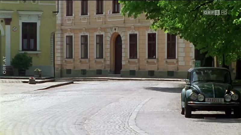 Кадры из сериала Комиссар Рекс (1994)